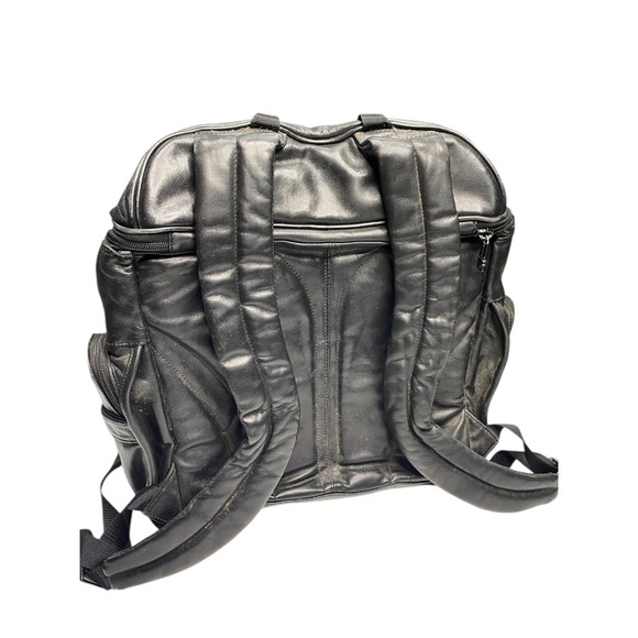 Tumi Black leather Backpack with Adjustable Straps and Durable Design - Picture 2 of 13